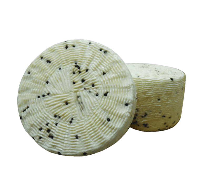 Formaggio pecorino fresco con pepe